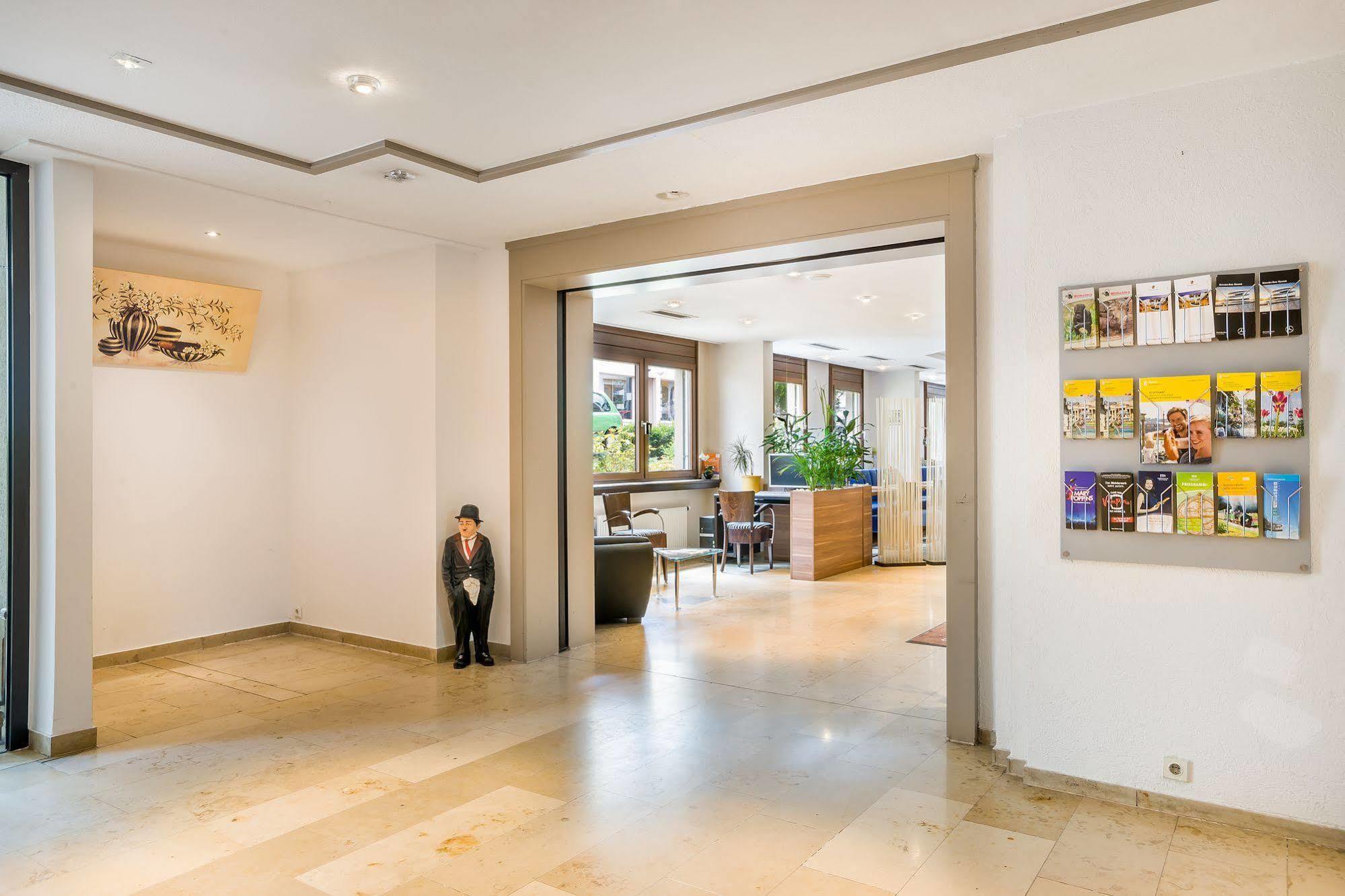Hotel Rega Stuttgart Exterior foto
